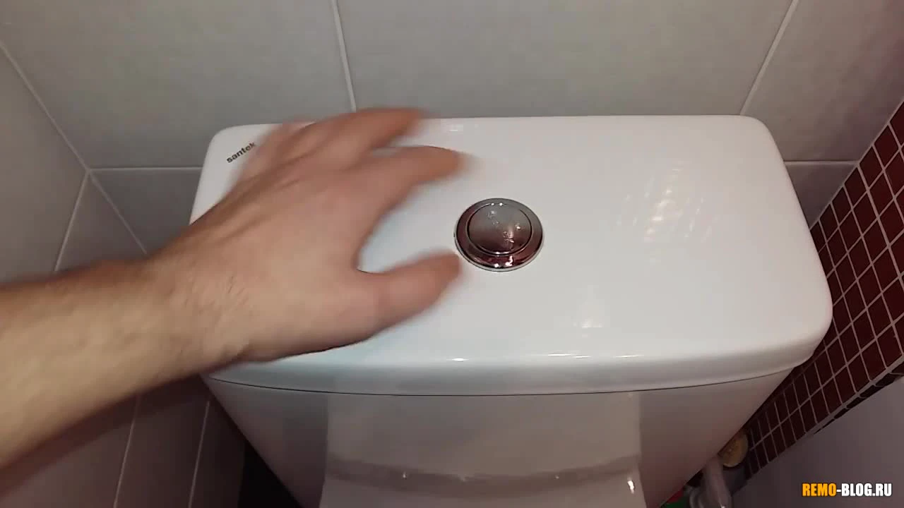 Как устроить дополнительный слив в туалете